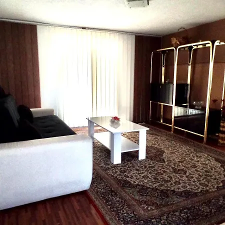 Lari And Klo Apartment